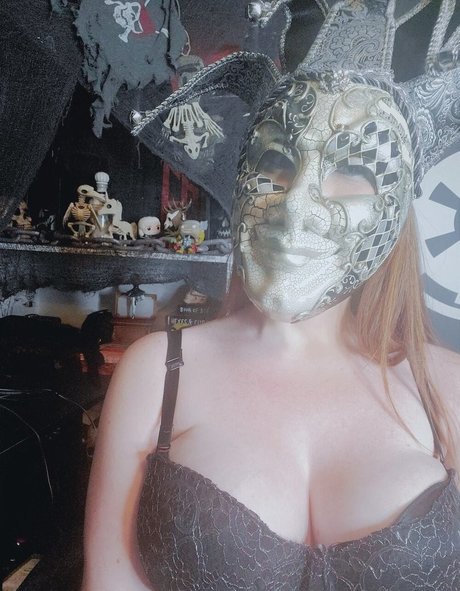 Rawrist star nudes photo