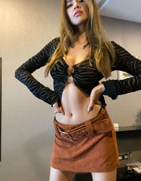 Foxy Fuengfah free pornstar photos