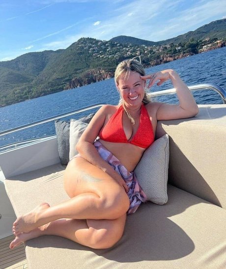 Dee Devlin pretty model pic