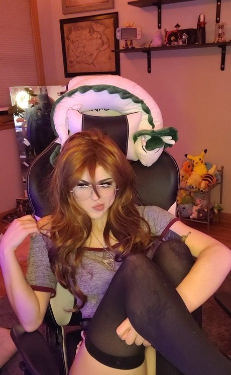 Cadybell nude actress pictures