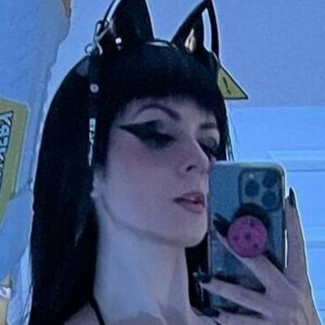 PeachyFry pornstar nude picture