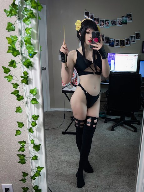 PeachyFry adult star pic