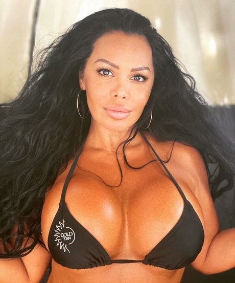 Carolina Luna star nude picture