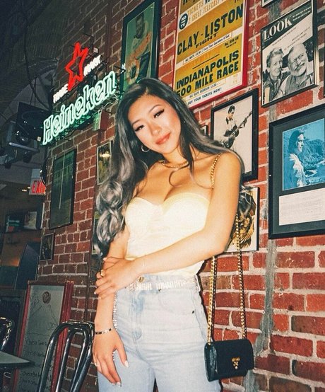 Gloriawuuu free pornstar img