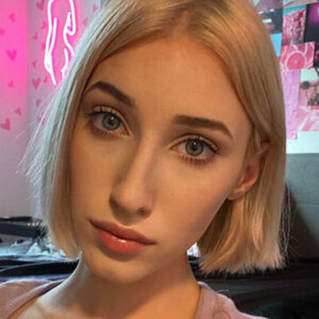 Stella Skye star nude image