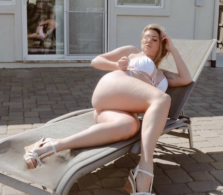 Bikinibee erotic actress photos