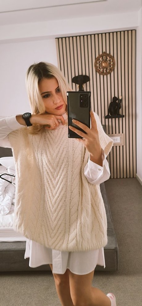 sarrabooo top star image