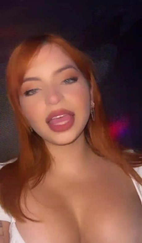 Marianyyaa star top img