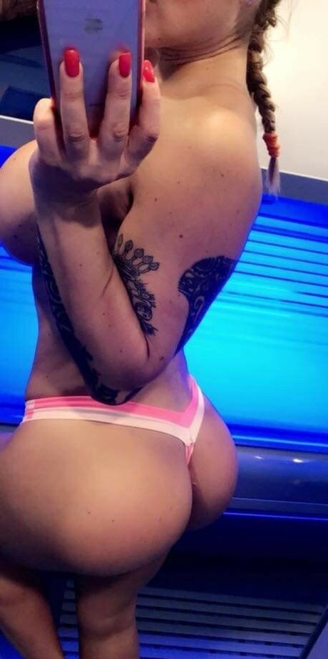 Victoria Lomba thumbnail