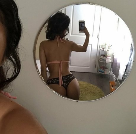 Smokianaaa hot model photos