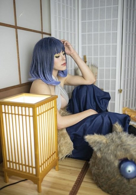 Nadyasonika hd actress pics