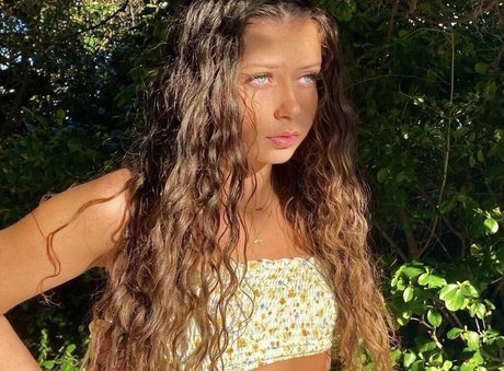 Aspen Avery sexy model photo