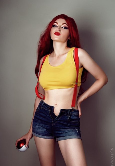 Shproton model nude photos