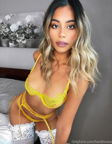 HardforEva sex model image