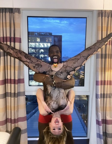 saskiaafterdark star adult pic