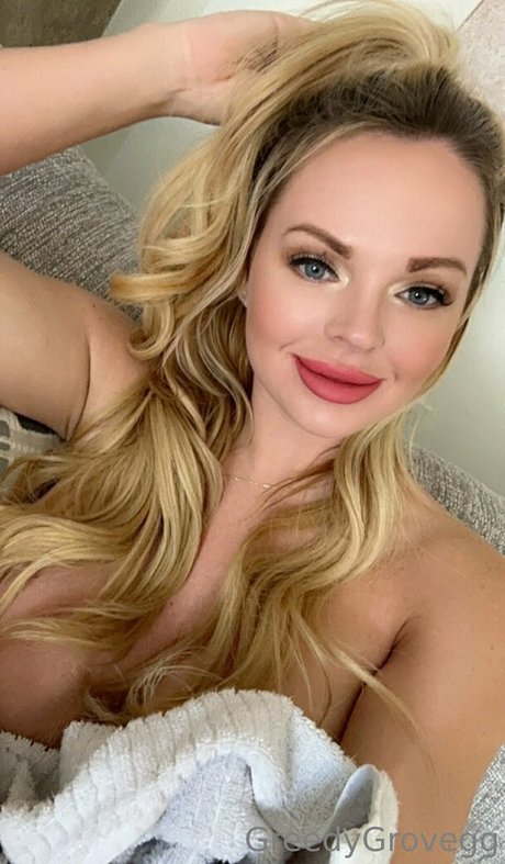 greedygrovegg model naked galleries