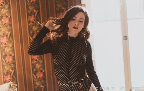 Nicole Vaunt star top image