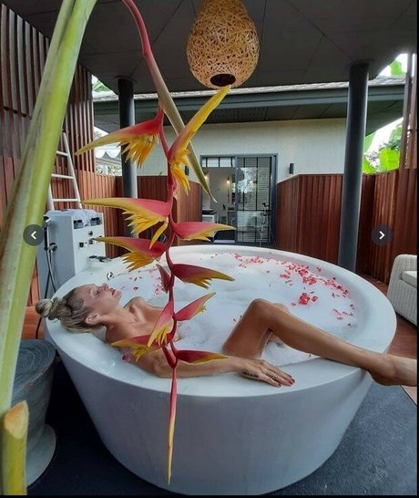 Tatiana Laurens pretty model pics