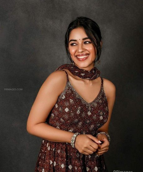 Mirnalini Ravi top star photos