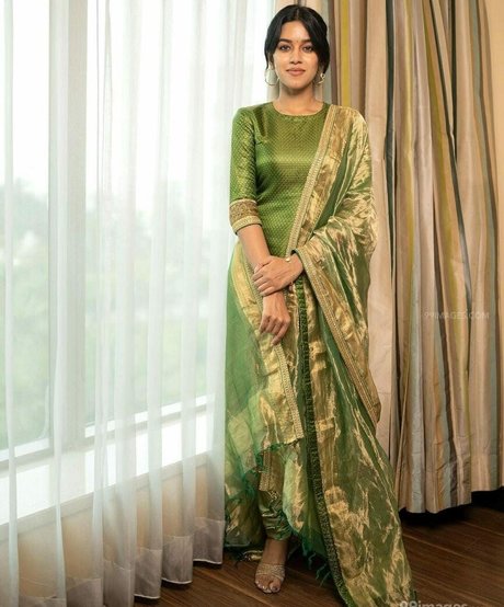 Mirnalini Ravi beautiful actress picture