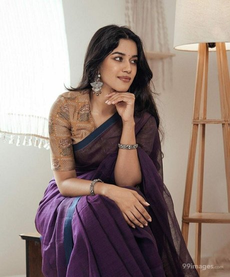 Mirnalini Ravi nice actress pictures