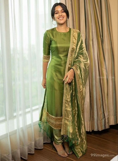 Mirnalini Ravi free model archive