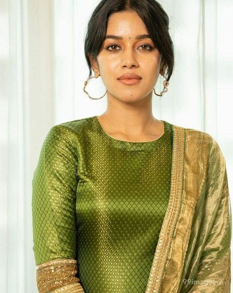 Mirnalini Ravi actress img