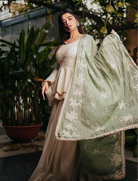 Ketika Sharma beautiful pornstar pictures