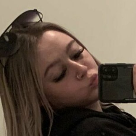 Tenisee Manning model exclusive pic