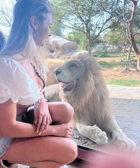 Giorgia Capa hd model pictures