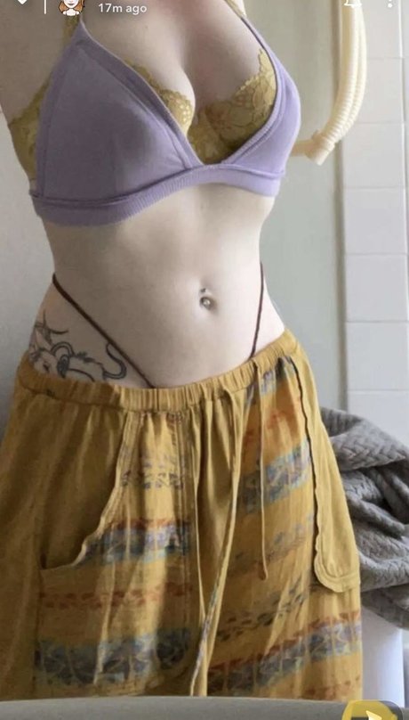 Izzyisdying star naked gallery