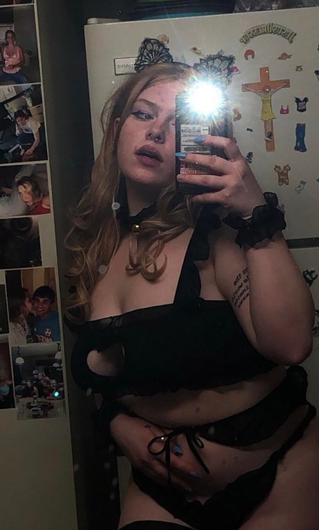 Izzyisdying erotic model pic