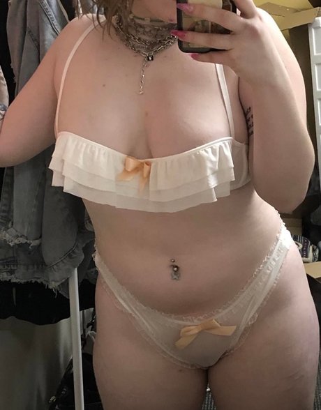 Izzyisdying porn actress picture