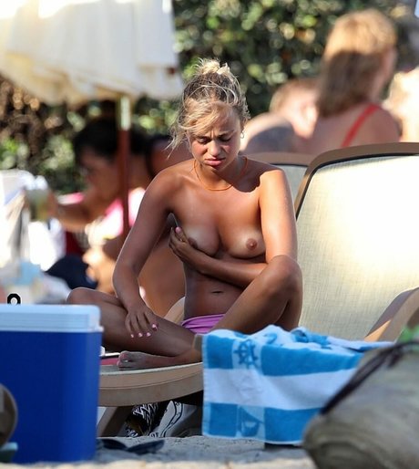 Amelia Windsor nice star pic