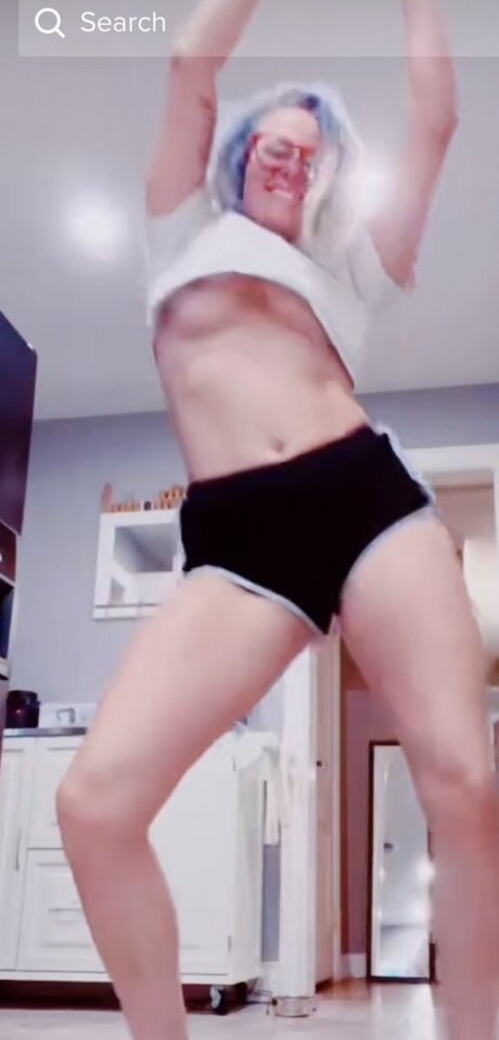 Barbiewants2hype profile pic