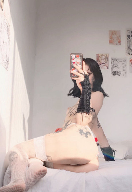 hardsentimentalz model pornographic photos