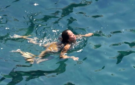 Brooke Burke hot actress image