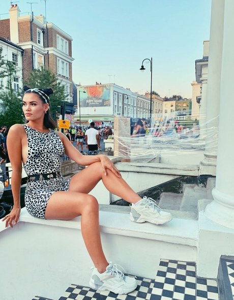 Sinead Harnett pornstar naked pics