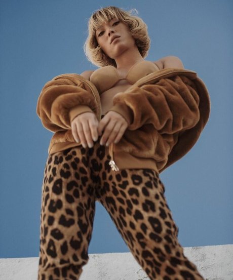 Danni Suzuki perfect star picture