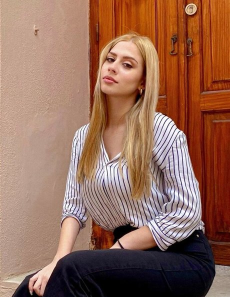 Dimitra Menegatou free model pic