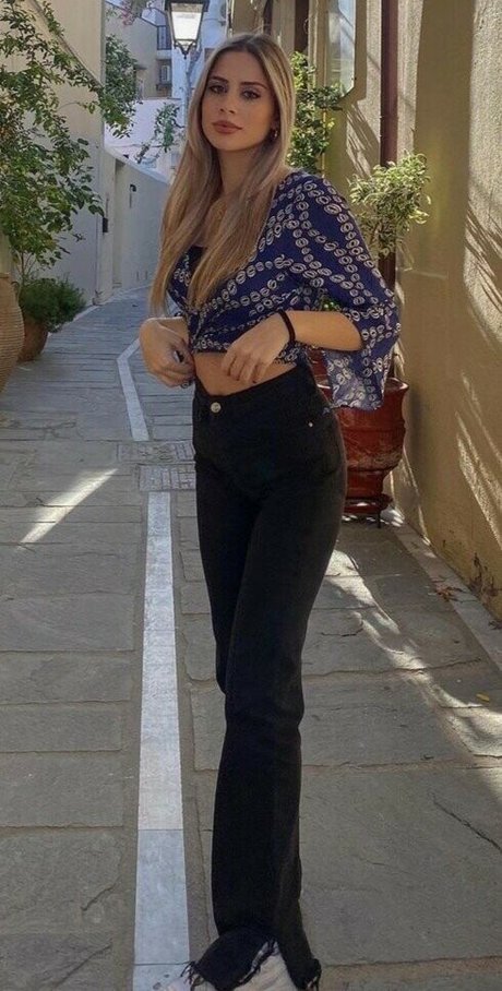 Dimitra Menegatou star sexy img