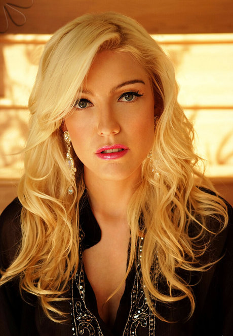 Danyelle Rechenmacher model hot img