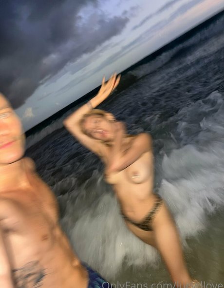 Lucydlove hot model photo