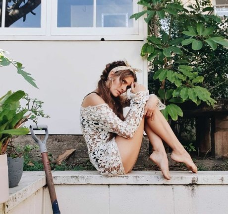 Sieren__Pole erotic actress pictures