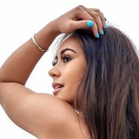 Maya Everon star nude images