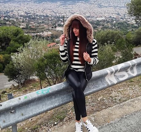 Angela Doxa model free archive