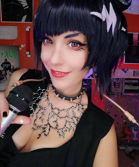 MiikhyDeafening pornstar free galleries