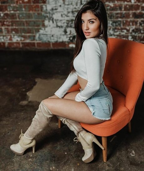 gabszters nude actress photos