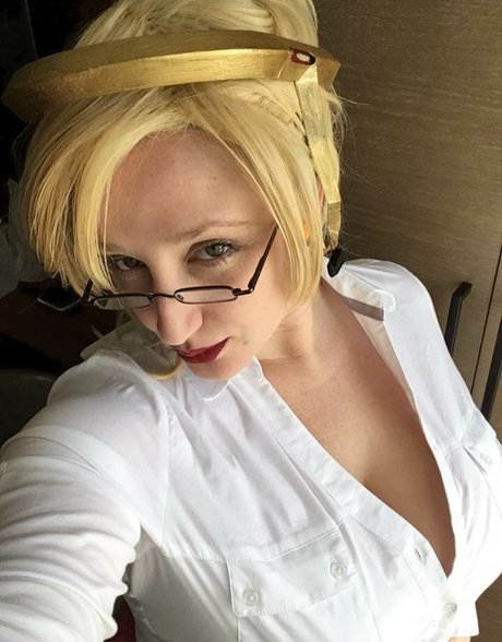 BordeauxBlack exclusive star image