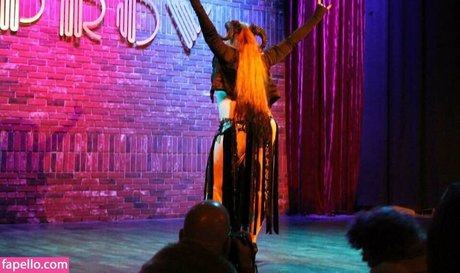 BordeauxBlack sexy model pictures